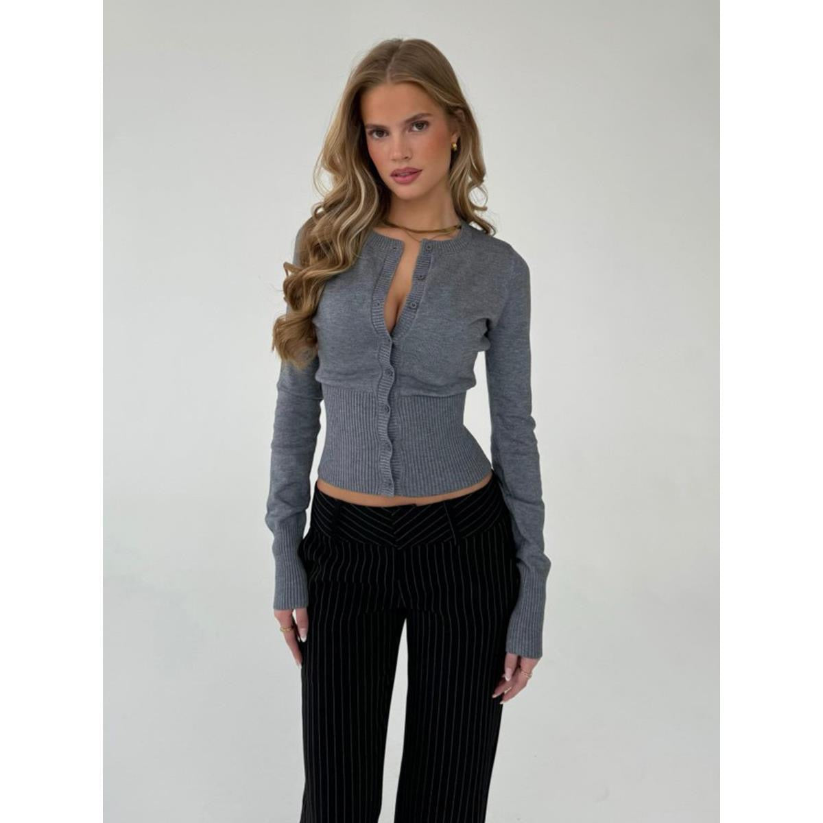 Women’s Slim Fit Knitted Cardigan – Long-Sleeved Base Layer Sweater for Autumn and Winter